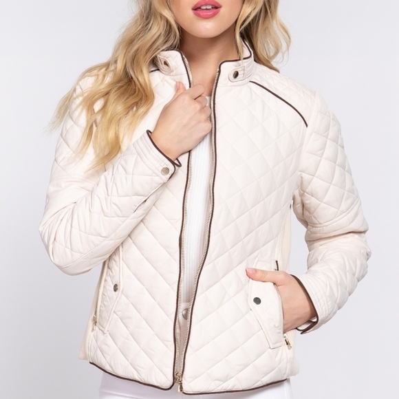 Active Basic Jackets & Blazers - NWT Puffer Quilted Cream Jacket Sizes Small 2/4